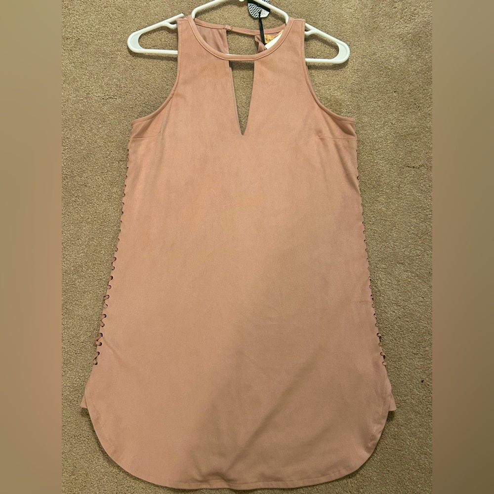 NWT 

Peach Sleeveless Dress with Keyhole Neckline